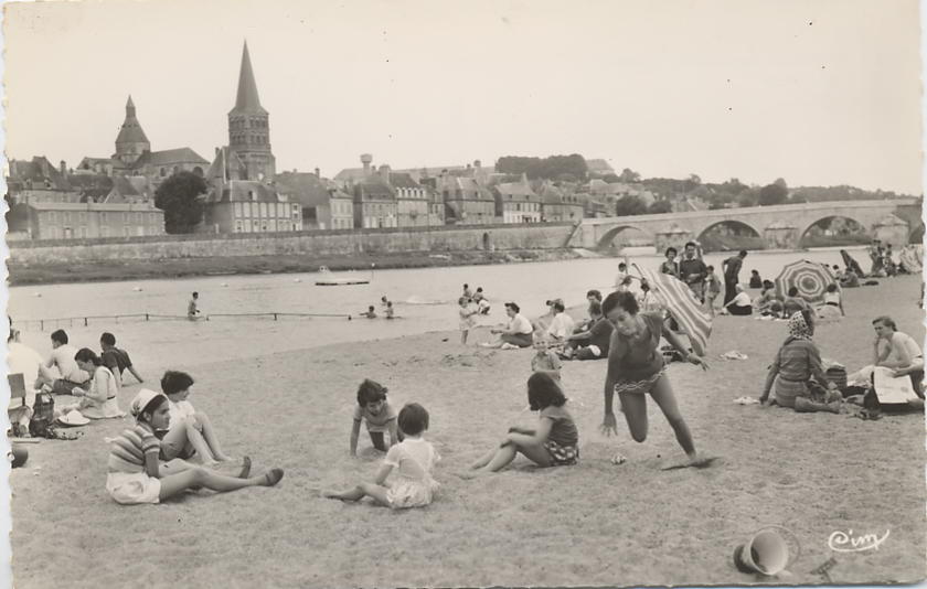 Plage quai de la saulaie - baignade surveillée vers 1960