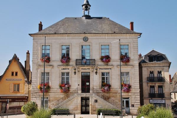 façade mairie de La Charité sur Loire